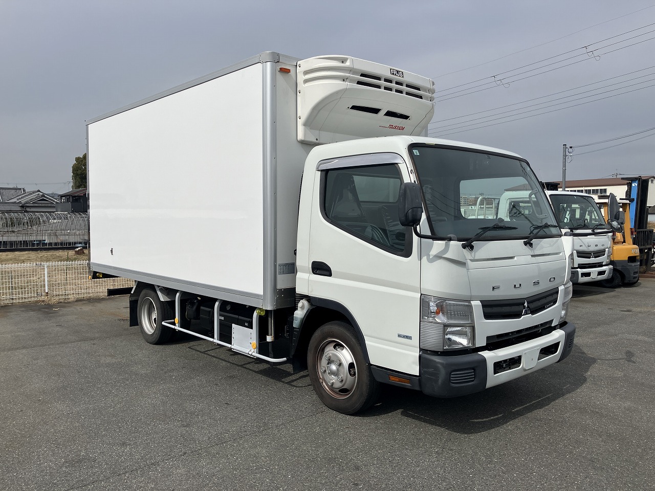 #2055 平成２６年式　キャンターワイドロング　低温仕様スタンバイ付き