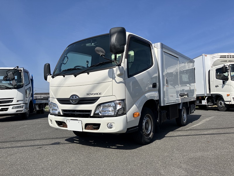 #2157 平成３１年式トヨタトヨエース　中温　オートマ車